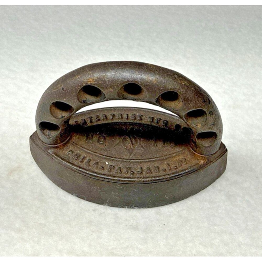 Enterprise Mfg Co No 110 Miniature Cast Iron Sad Iron 4" Philadelphia PA Antique